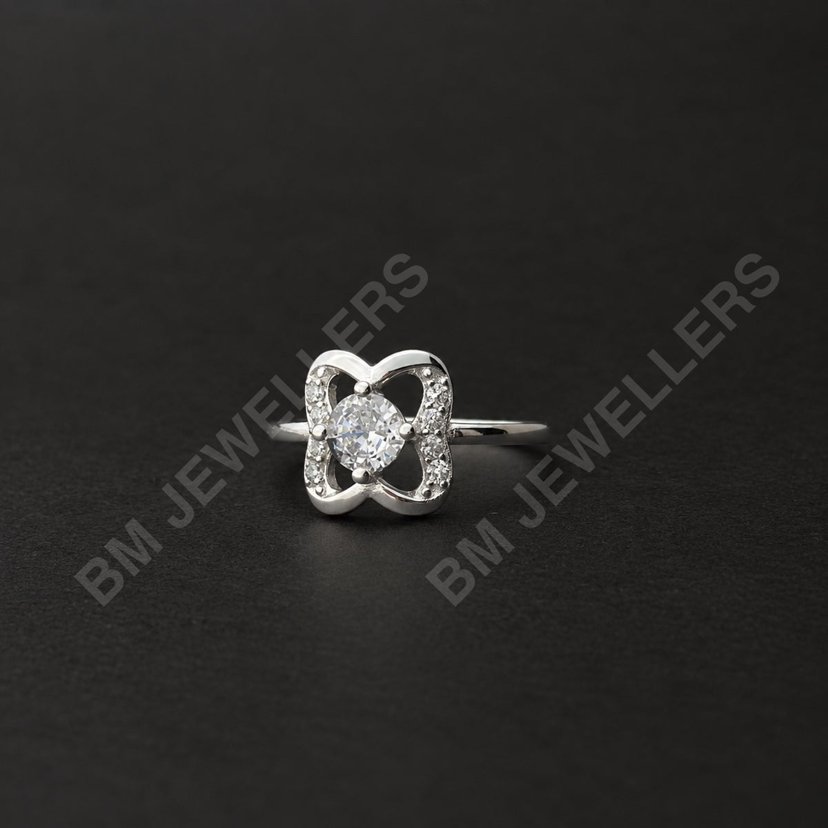 "The White Bloom" Round Ring - BM Jewellers