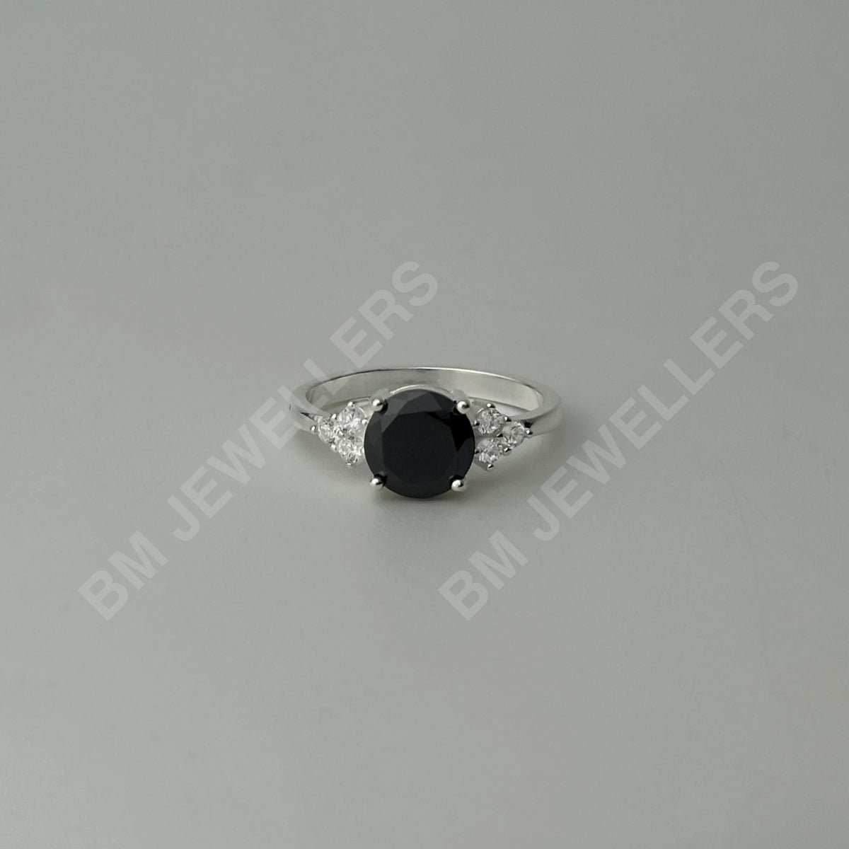 "The Trio" Oval Ring - BM Jewellers