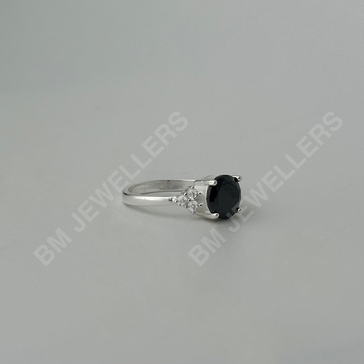"The Trio" Oval Ring - BM Jewellers