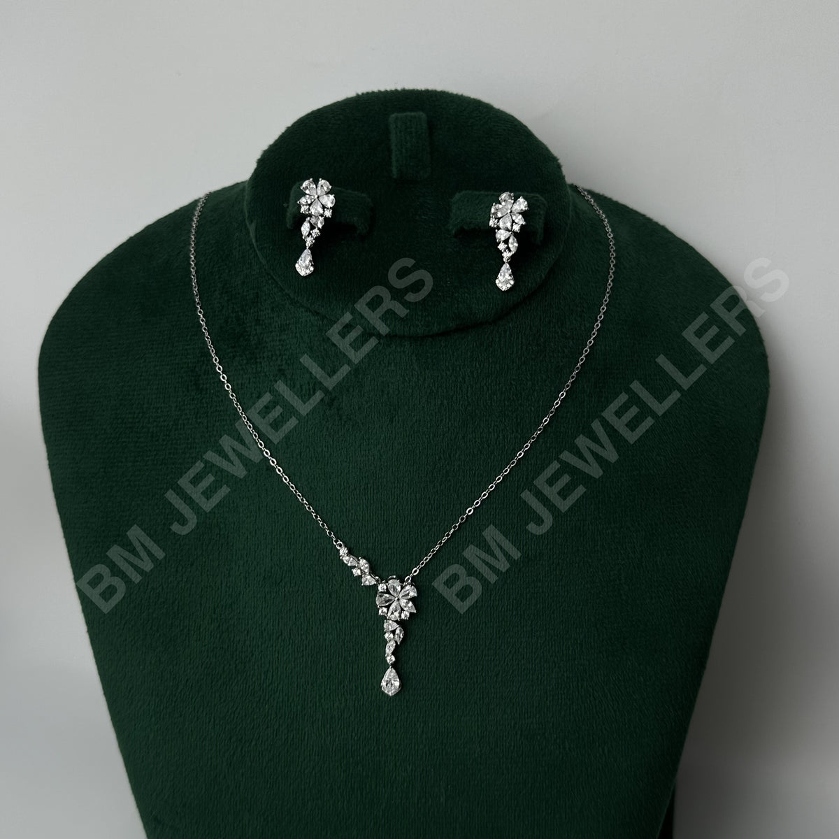 The Jasmine Flower Pear Drop Set By BM Jewellers