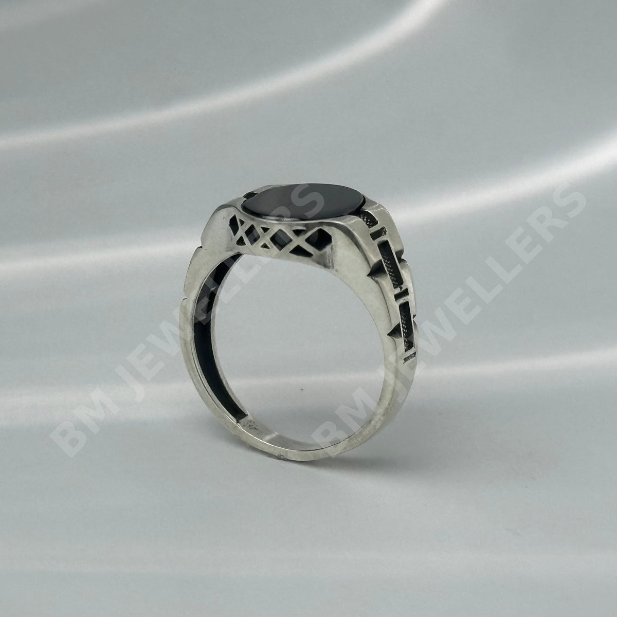 [wm-applied] - 925 Sterling Silver Mens Vintage Black Onyx Silver Ring – Handmade Antique Style for Men - BM Jewellers (Image 8 of 8)